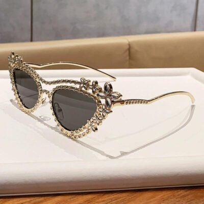 Fashion Vintage Luxury Metal Frame Women Sun Glasses UV400 Crystal