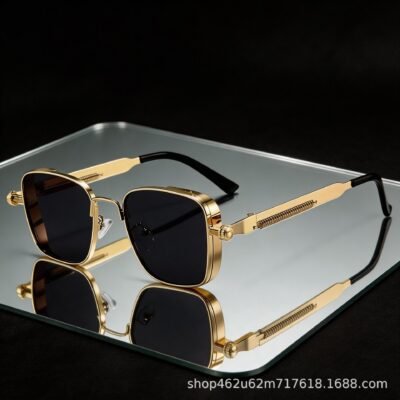 Retro Punk Square Sunglasses: